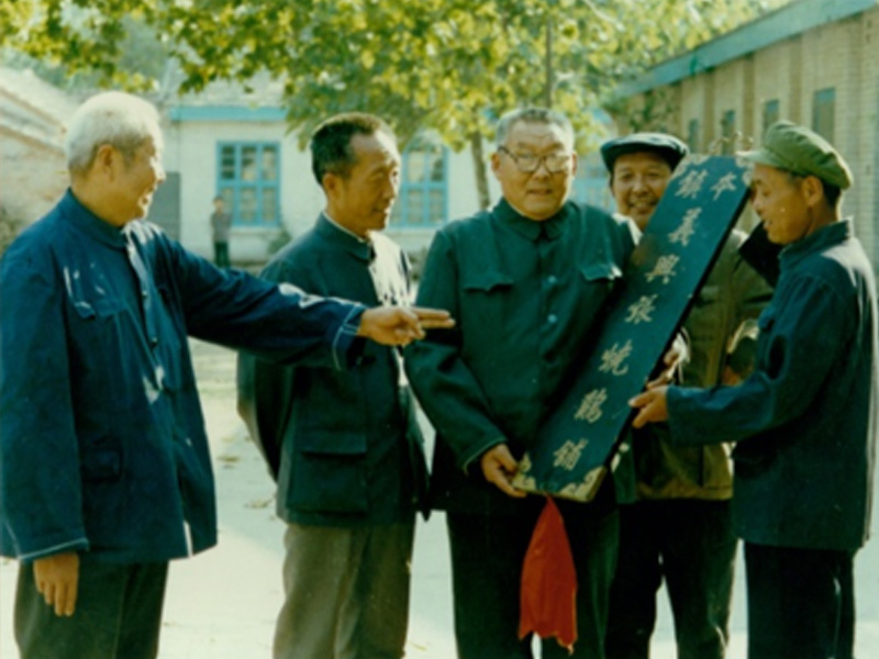 道口燒雞加盟要注意哪些點(diǎn)，燒雞專(zhuān)業(yè)加盟為您解答